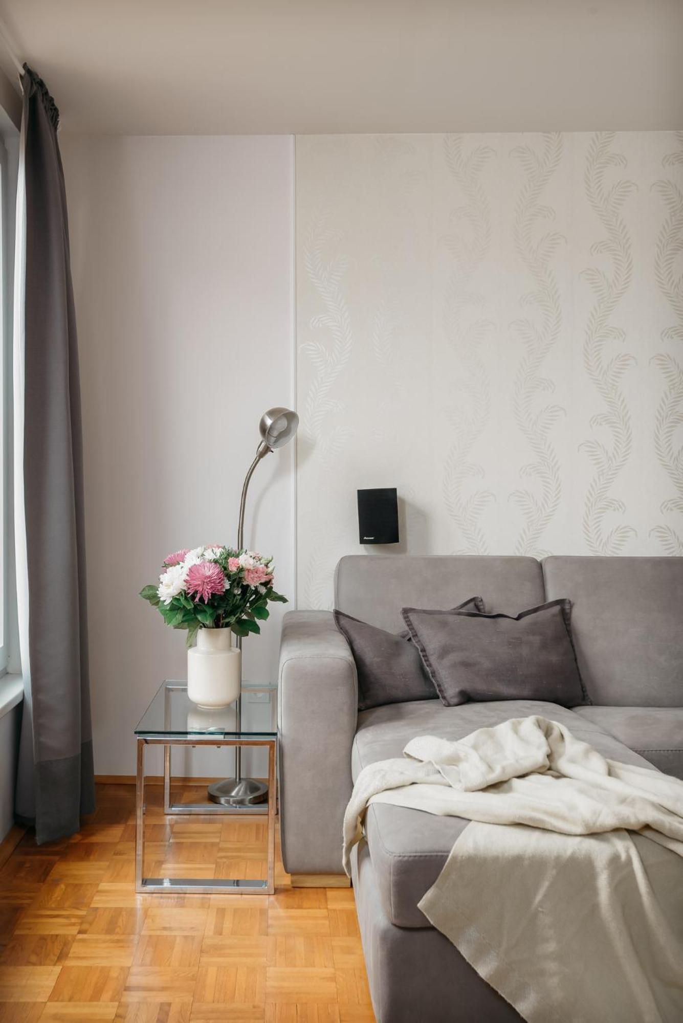 Roy 2 Bdr With Castle View, Parking & Ac Apartment *