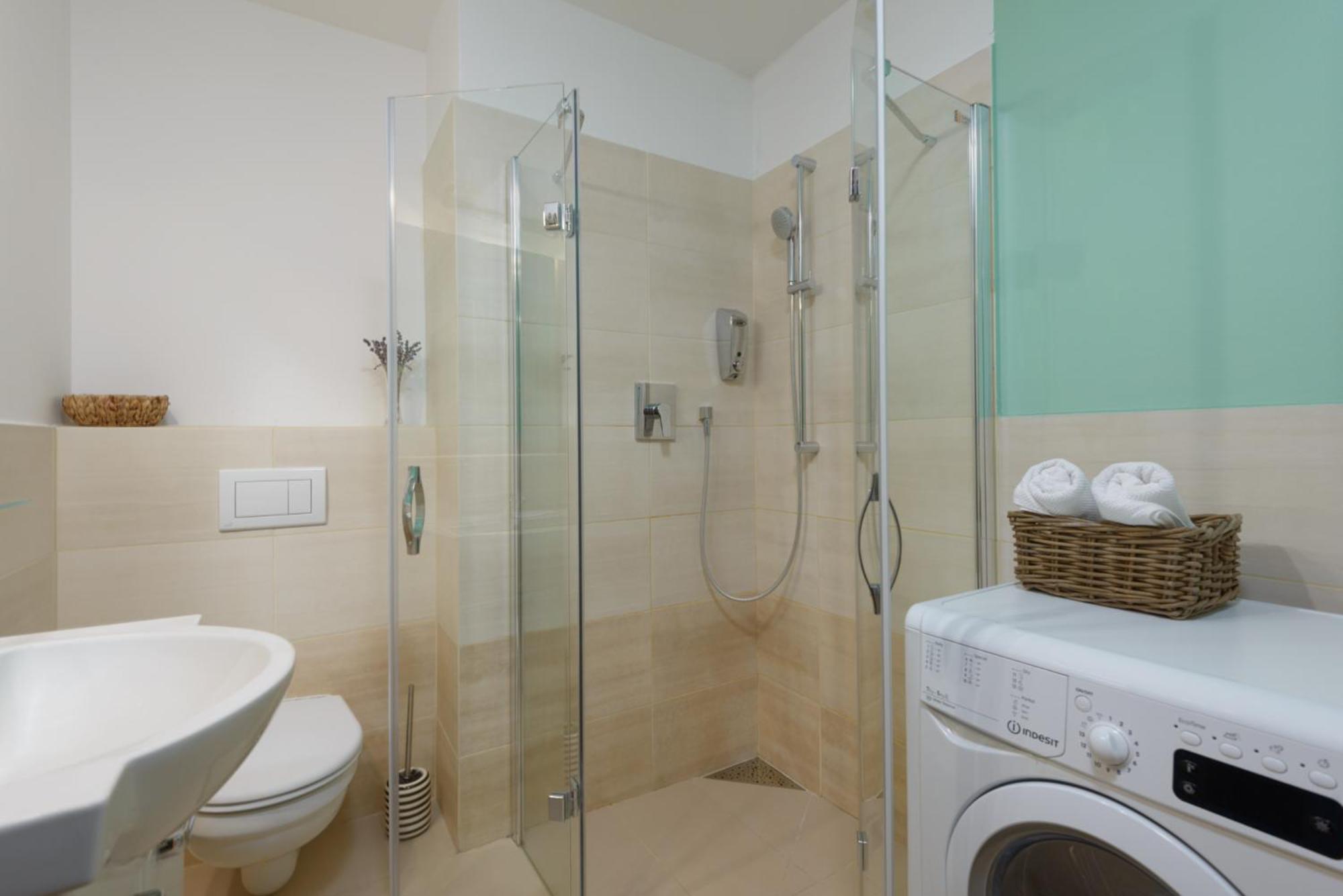 Apartment Roy 2 Bdr With Castle View, Parking & Ac