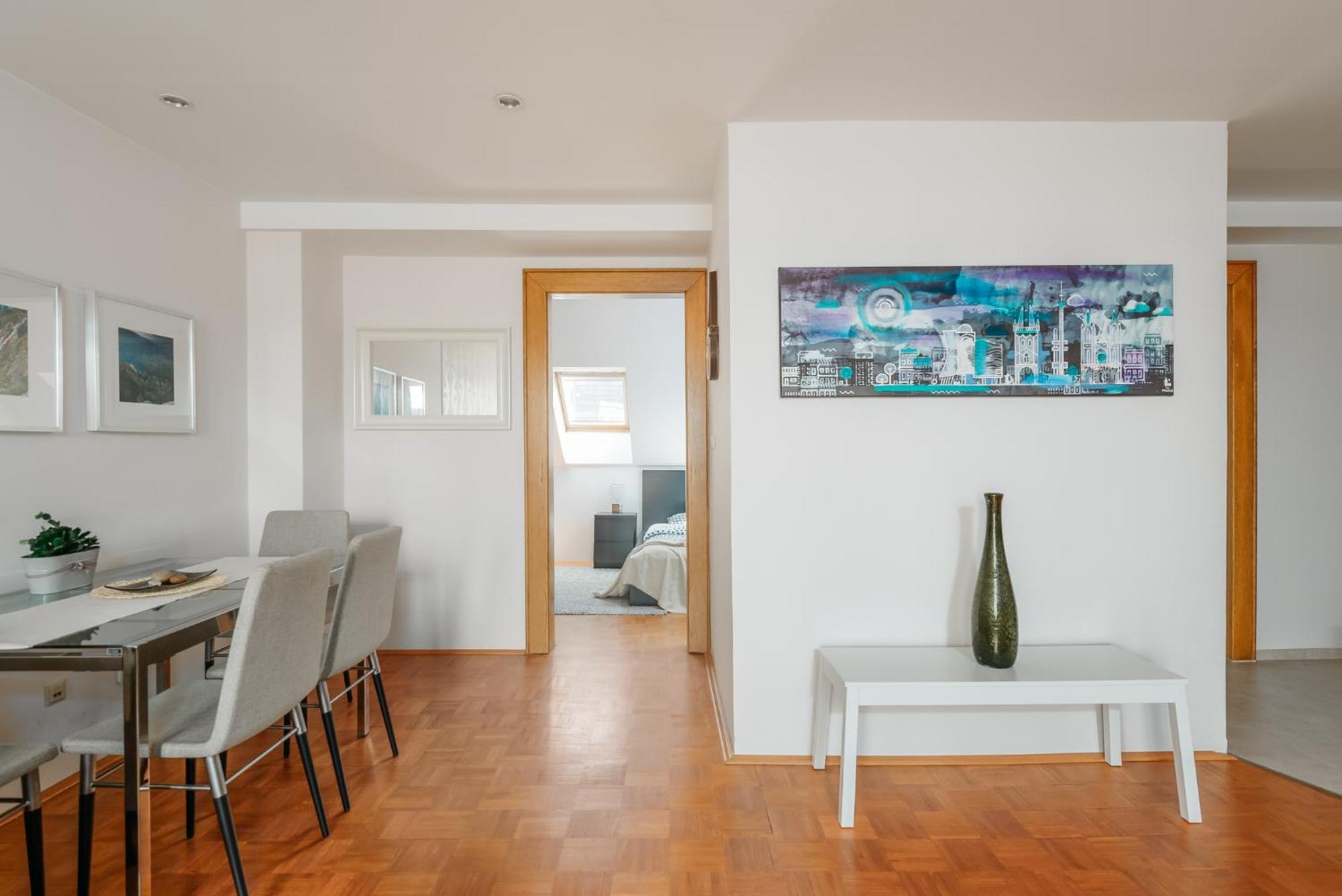 Roy 2 Bdr With Castle View, Parking & Ac Appartamento *